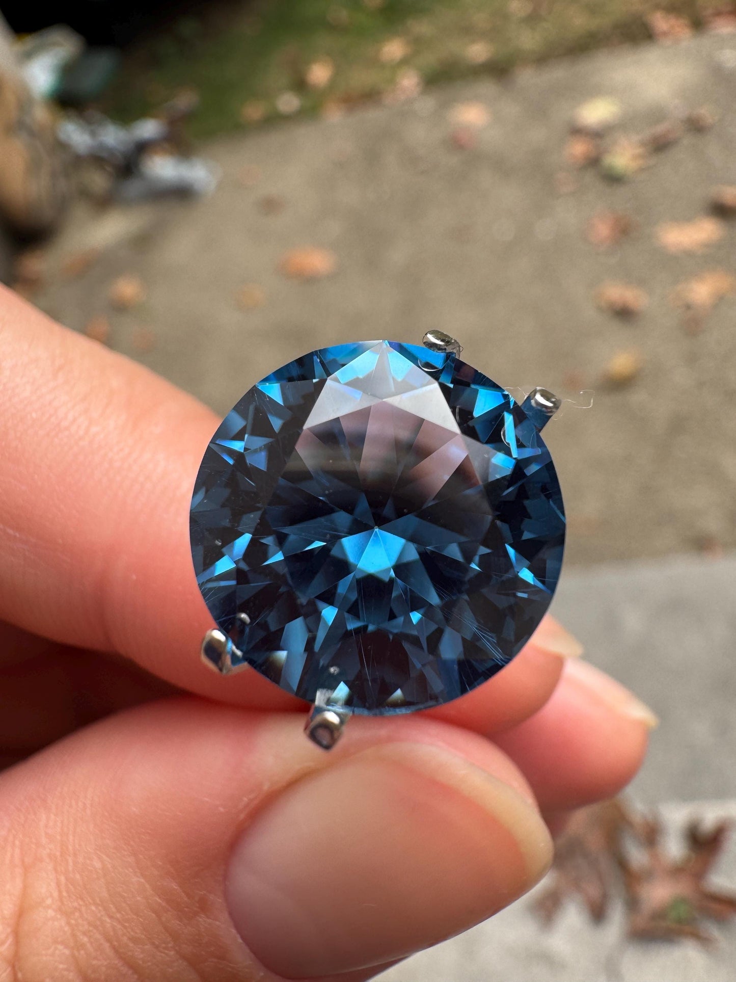 Vibrant Blue Lab Spinel Round, 12ct