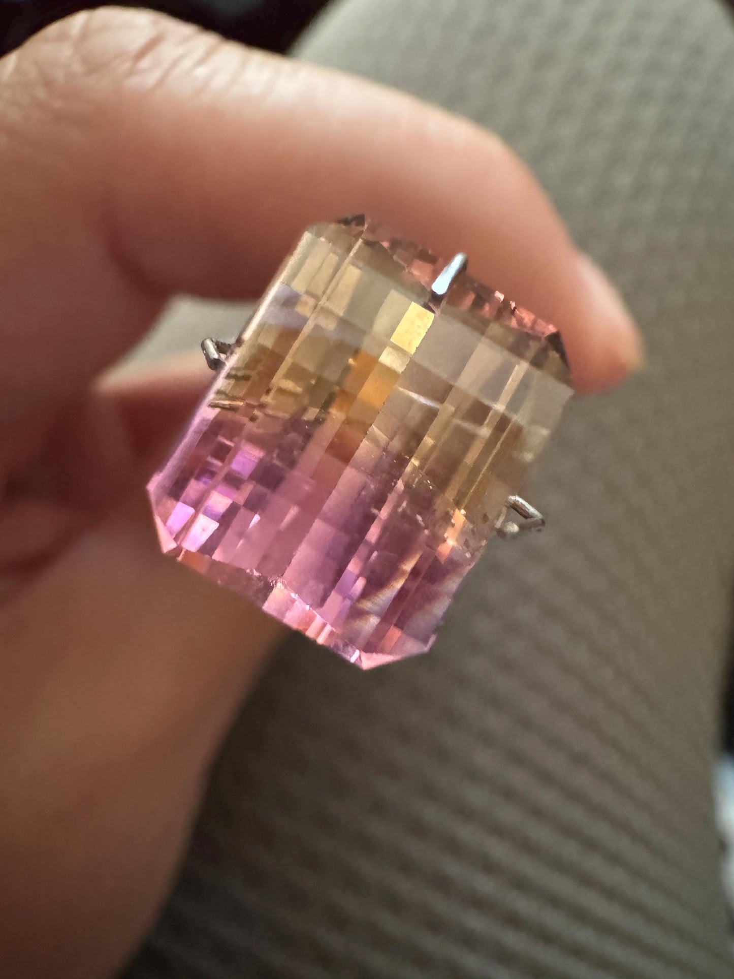 Bicolor Nanosital Pixel Cut, 6.6ct